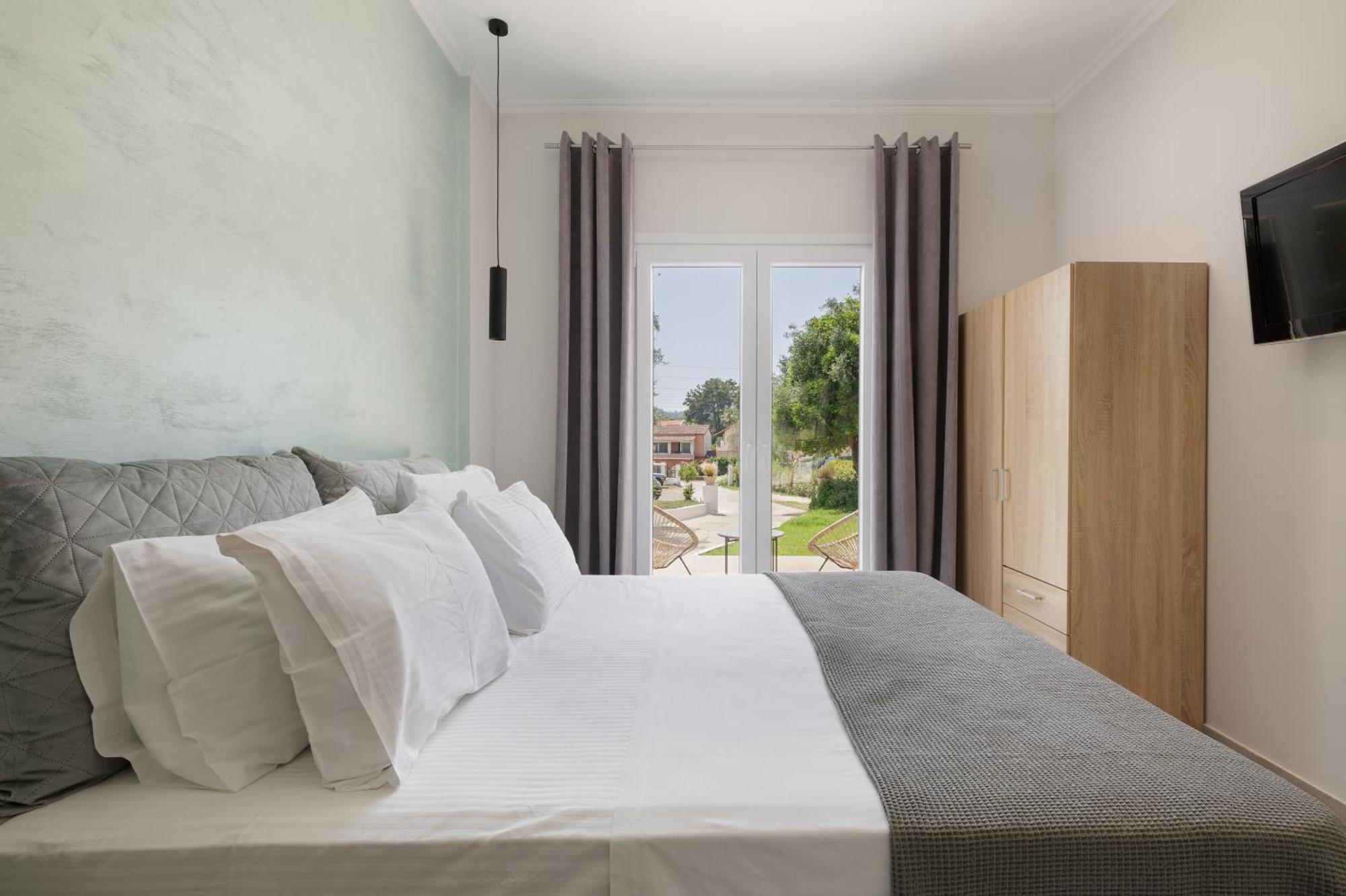 The Lake Apartments Kommeno  Dış mekan fotoğraf